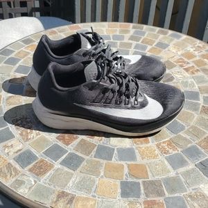 Nike Zoom Fly size 8